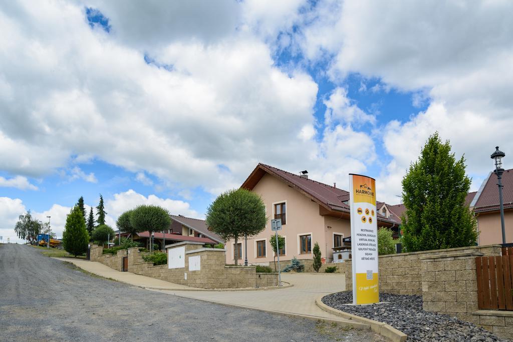 Penzion Harmonie Zlutice Exterior photo
