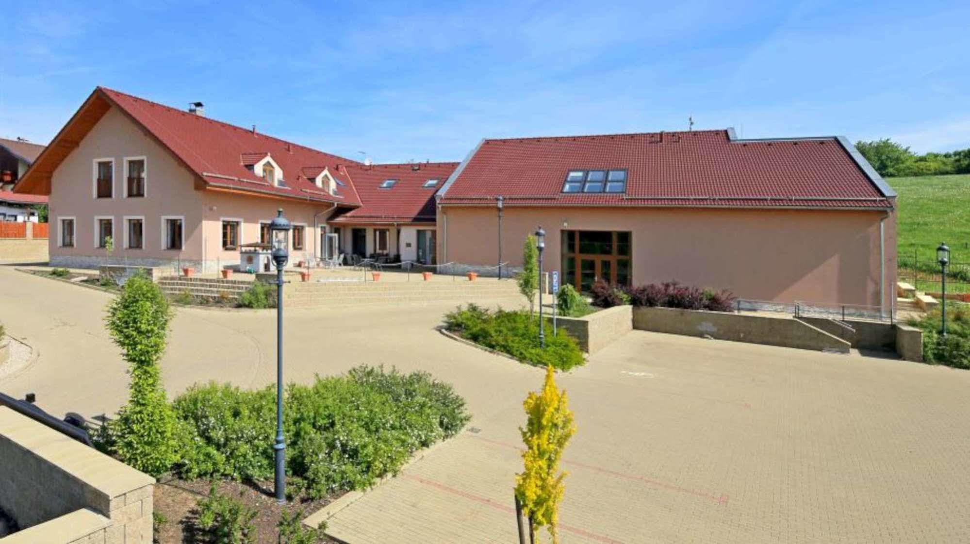 Penzion Harmonie Zlutice Exterior photo